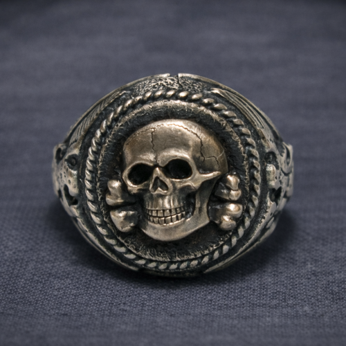 Totenkopf Ring